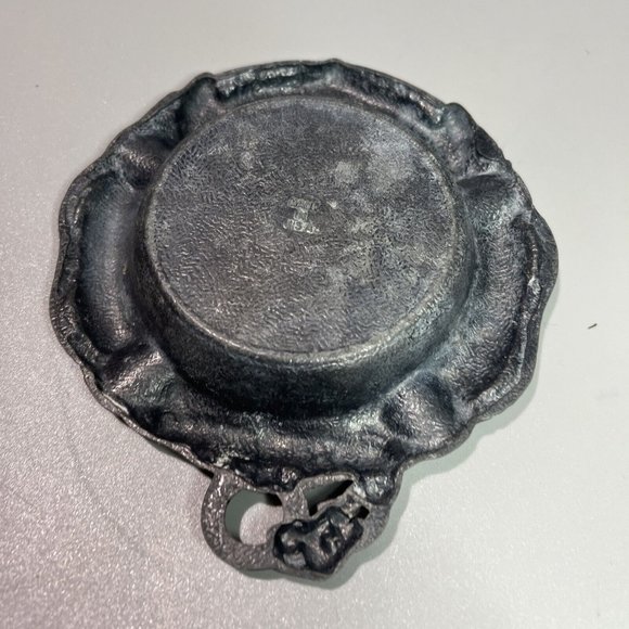 ASHTRAY VINTAGE METAL LIFE PRESERVER ASHTRAY MADE IN USA - Picture 2 of 3